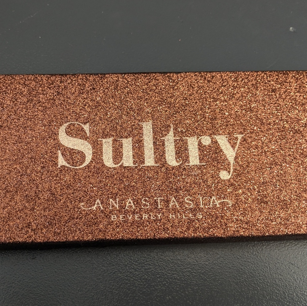 •SOLD• ABH Sultry Palette